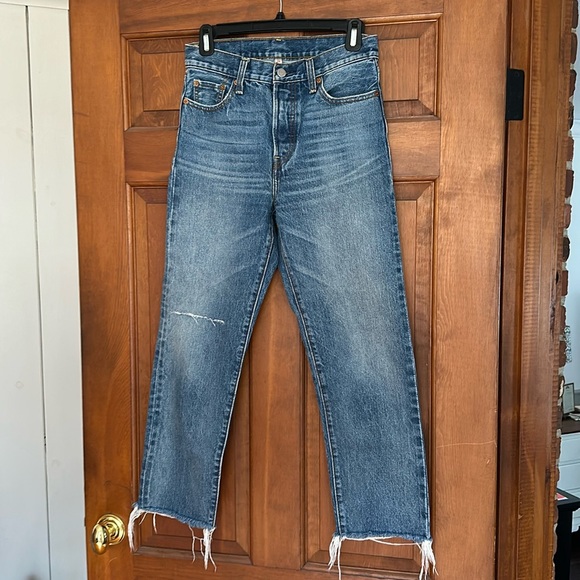 Levi denim size 26 mid rise raw hem - Picture 2 of 5